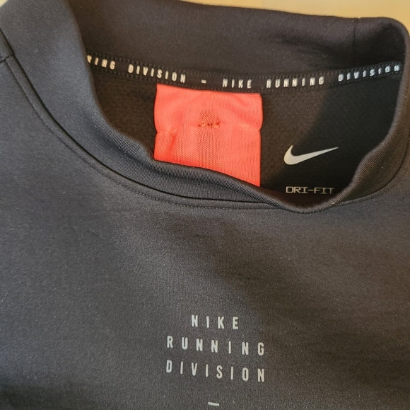 Women's Nike Running Division Lightweight Pullover Jacket/Sweatshirt Size Small - Picture 5 of 9